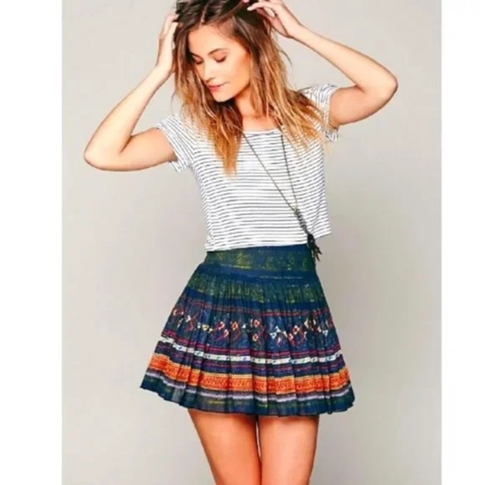 Free People One Thai Print Mini Skirt Tiny Pleats Invisible Side Zipper XSmall